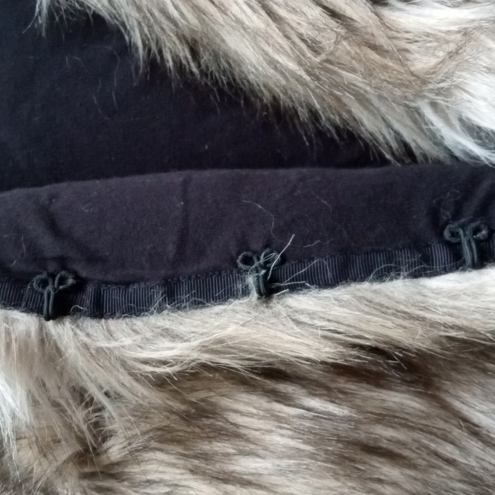 Juicy Couture, wool, cotton, faux fur, fall, winter, back to school - Picture 6 of 9